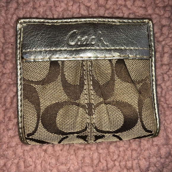 Coach Signature Wallet in Gold - Picture 2 of 6